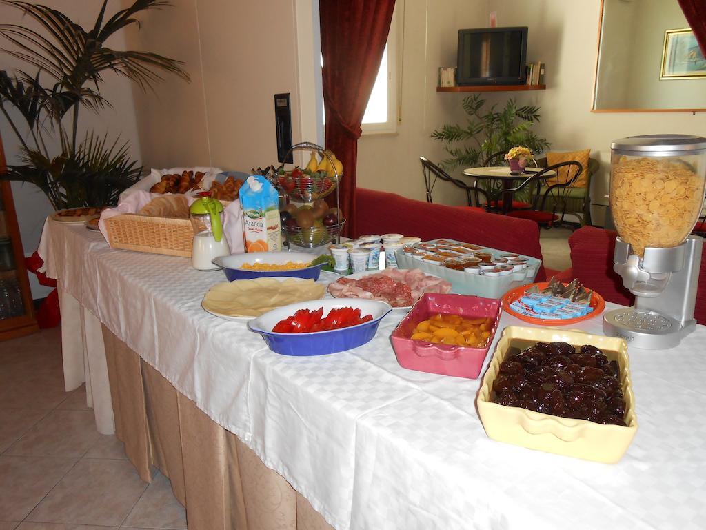 Hotel Villa Dei Platani Bellaria-Igea Marina Bagian luar foto