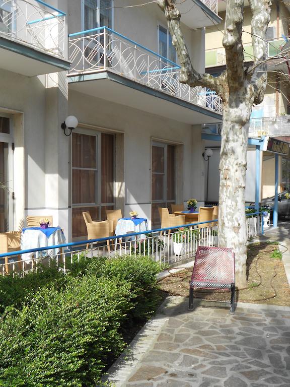 Hotel Villa Dei Platani Bellaria-Igea Marina Bagian luar foto