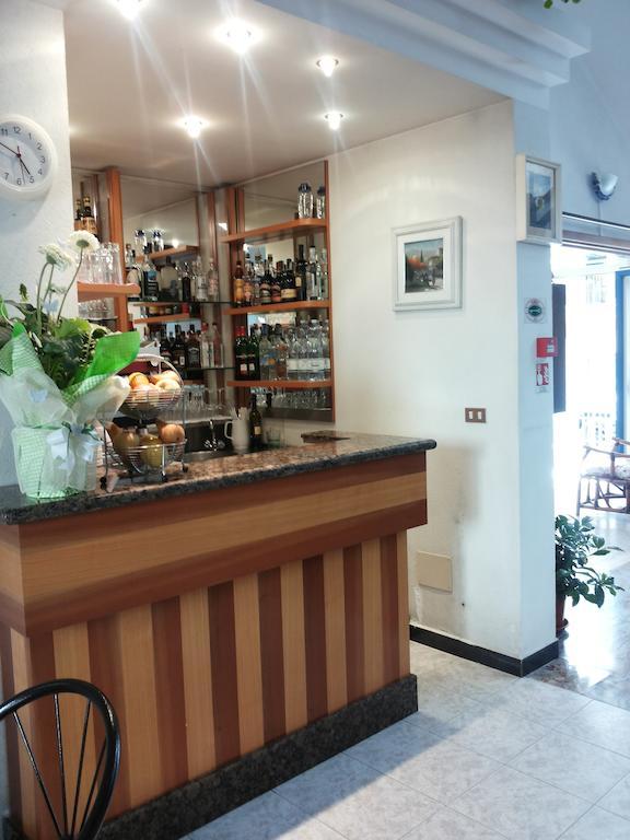 Hotel Villa Dei Platani Bellaria-Igea Marina Bagian luar foto