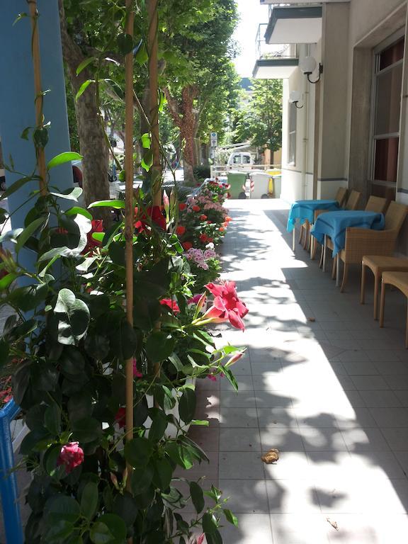 Hotel Villa Dei Platani Bellaria-Igea Marina Bagian luar foto