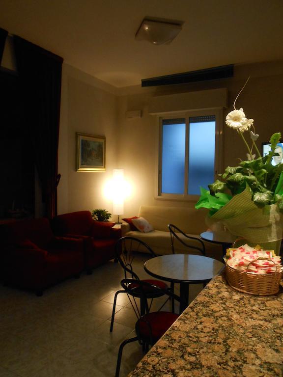 Hotel Villa Dei Platani Bellaria-Igea Marina Bagian luar foto