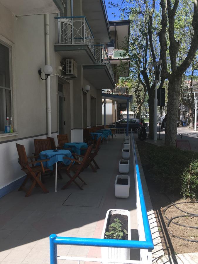 Hotel Villa Dei Platani Bellaria-Igea Marina Bagian luar foto